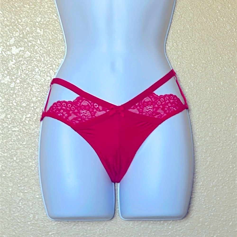 Very Sexy Red Lace Cheeky Panty Victoria Secret XS NWT Limited Edition - Picture 7 of 11